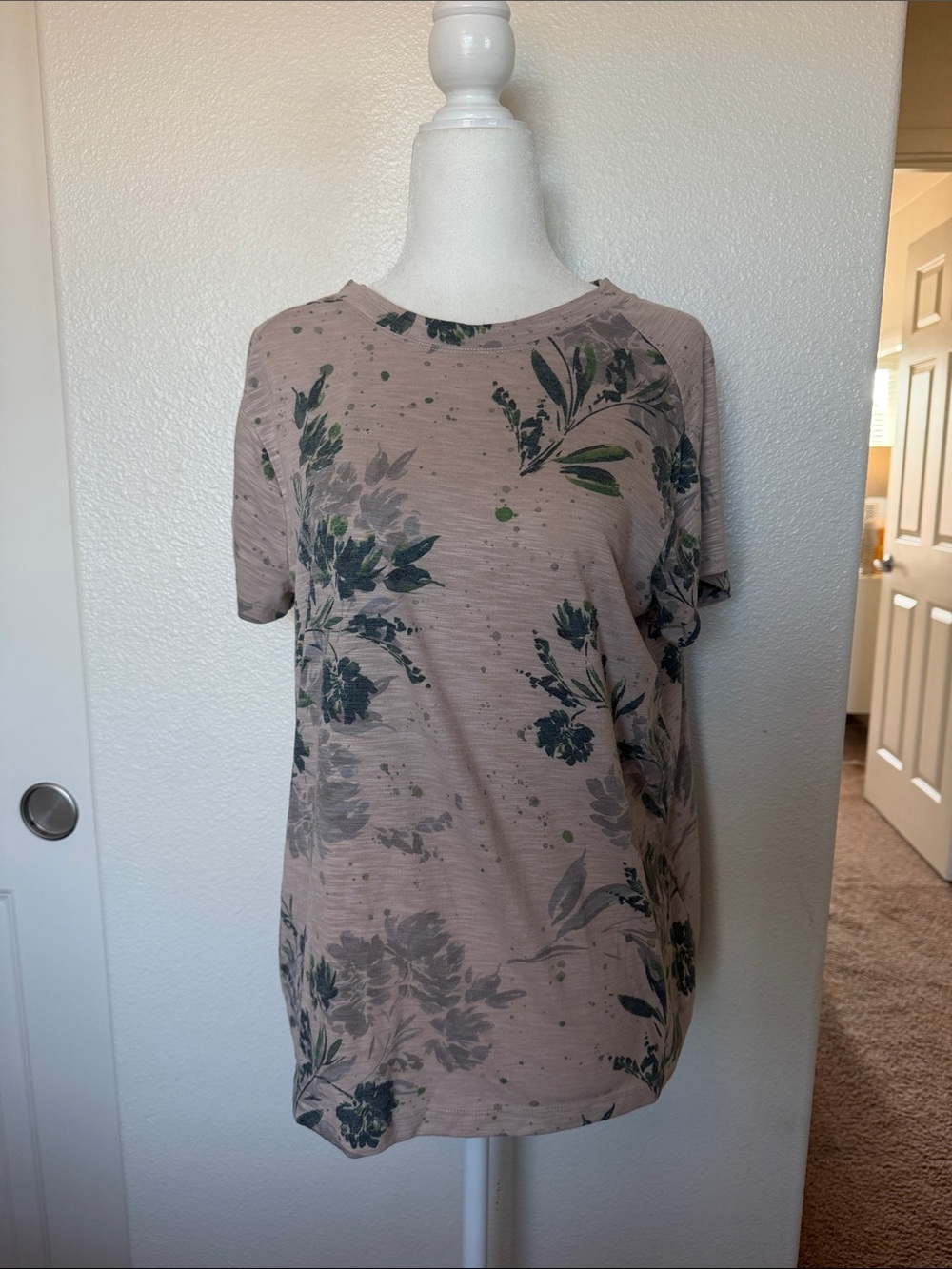 Democracy Mauve Short Sleeve Tee with Green Floral Print